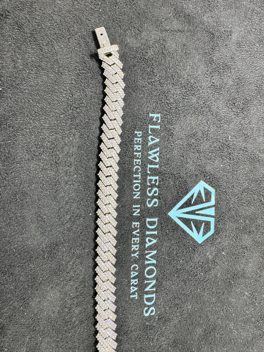 Sharkfin Moissanite Bracelet